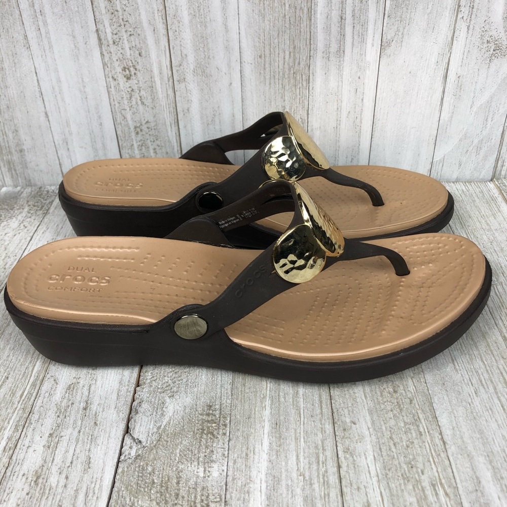 CROCS Sanrah Embellished Wedge Flip Sandals W9